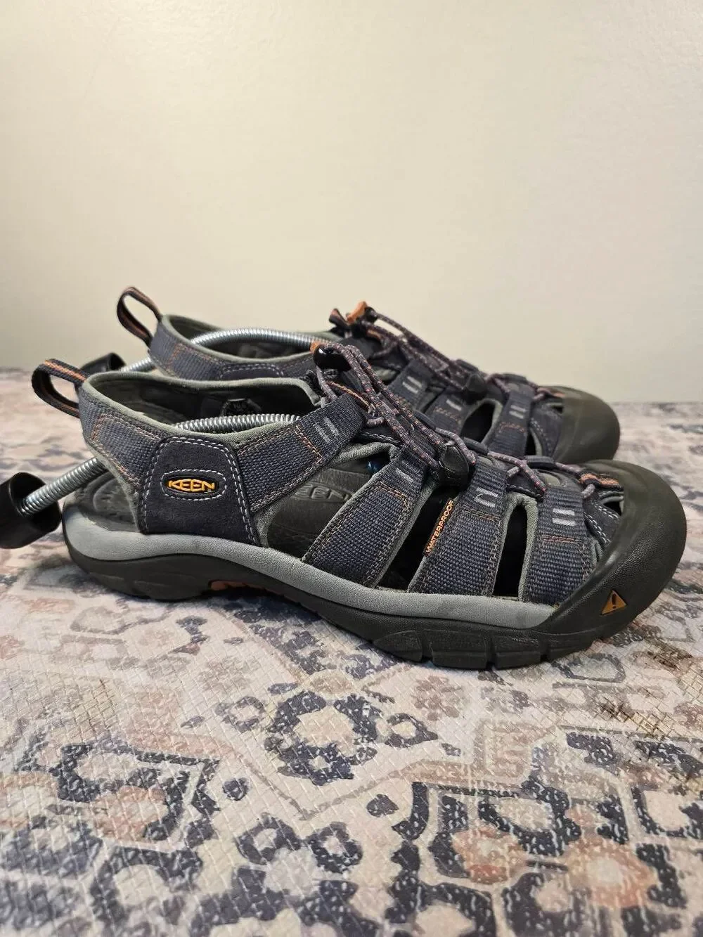 Keen Newport H2 Hiking Trail Shoe Closed Toe Blue 10.5 Fisherman Sandals